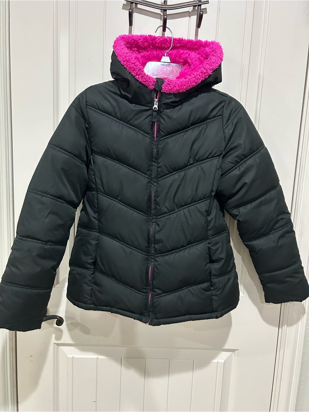Girl’s Black Puffer Jacket with Hot Pink Sherpa Hood Trim Size XL 14/16